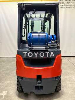 Empilhador a gás 2022  Toyota 02-8FGF15 (4)