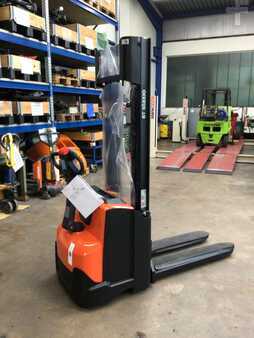Pallet Stackers 2023  Toyota SWE120 (1) 