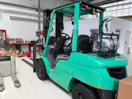 Carretilla elevadora GLP 2015  Mitsubishi FG35NT (2)