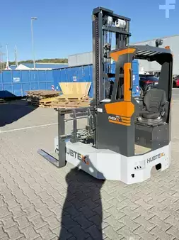 Чотирьох ходовий ричтраки 2023  HUBTEX NexX 30 (1)