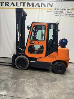 Gas truck 2012  Doosan G30E5 (1)