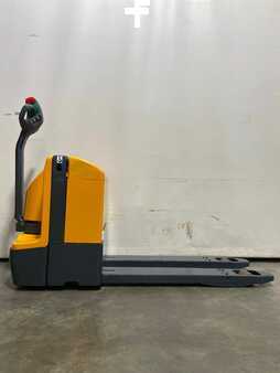 Electric Pallet Trucks 2005  Jungheinrich EJE220 (1)