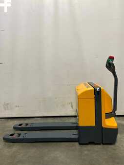 Electric Pallet Trucks 2005  Jungheinrich EJE220 (2)