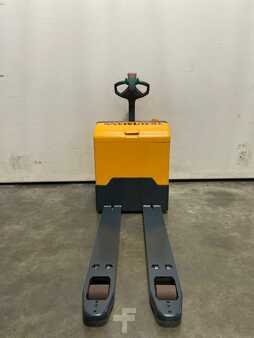 Electric Pallet Trucks 2005  Jungheinrich EJE220 (3)