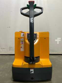 Nízkozdvižný vozík 2005 Jungheinrich EJE220 (4)