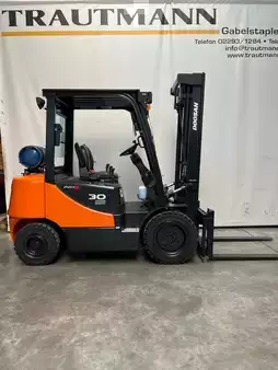 Gas truck 2016  Doosan G30E-5 (1)