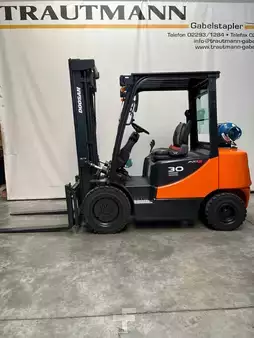 Gas truck 2016  Doosan G30E-5 (2)