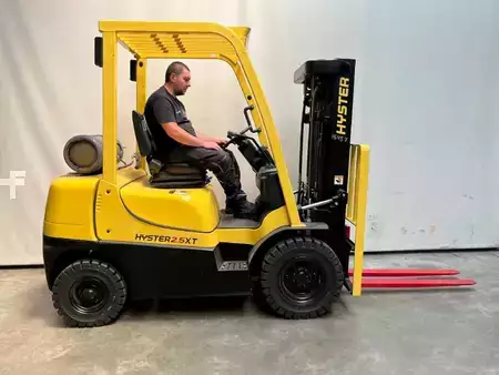 Chariots élévateurs GPL 2022 Hyster H2,5XT (1)