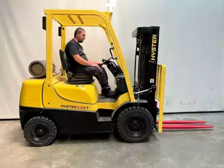 Chariots élévateurs GPL 2022  Hyster H2,5XT (1)