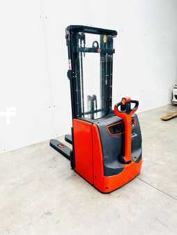 Hochhubwagen  Linde L 16 Triplex Batterie Bj.20 (1)