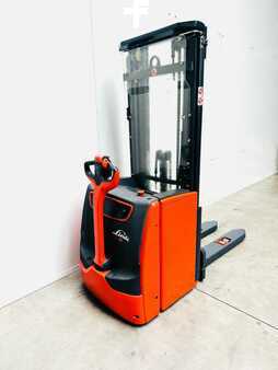 Hochhubwagen  Linde L 16 Triplex Batterie Bj.20 (2)