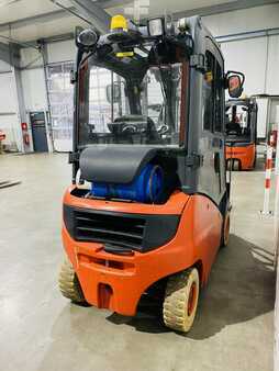 Treibgasstapler  Linde H 18 T-01 EVO Triplex Kabine (4)