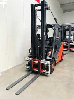 Treibgasstapler 2018  Linde H 25 T-02 EVO Triplex Kabine STVO ZVG (1)
