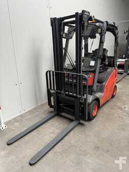 Dieselstapler  Linde H 18 D-01 (1)