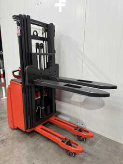 Hochhubwagen  Linde L 14 i Triplex (4)