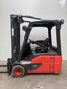 Elektryczne 3-kołowe 2016  Linde E 18-02 EVO Triplex (2)