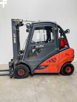 Treibgasstapler  Linde H 25 T-02 EVO Triplex Kabine STVO (2)