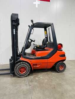 Treibgasstapler  Linde H 30 T Triplex BR351 (2)