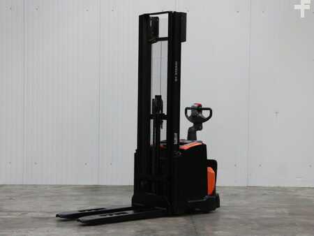 Hochhubwagen 2012  BT SWE120L (2)
