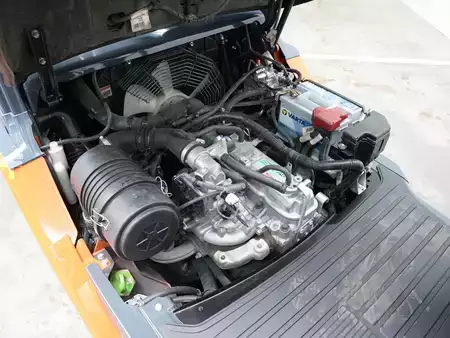 Empilhador a gás 2017  Toyota 02-8FGF25 (5)