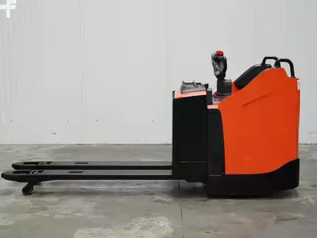 Niederhubwagen 2015  BT LPE200 (1)