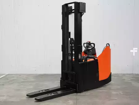 Pinontavaunu 2018  Toyota SPE160L (2)