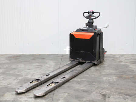 Electric Pallet Trucks 2015  BT LPE250 (2)