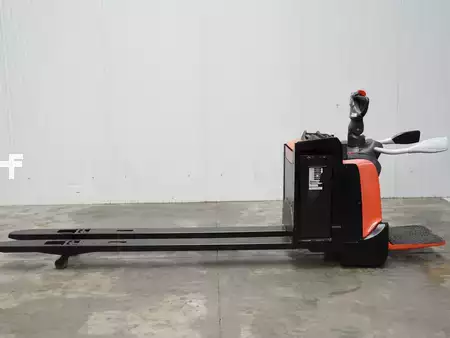 Electric Pallet Trucks 2015  BT LPE250 (1)