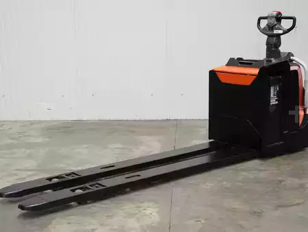 Electric Pallet Trucks 2015  BT LPE250 (2)