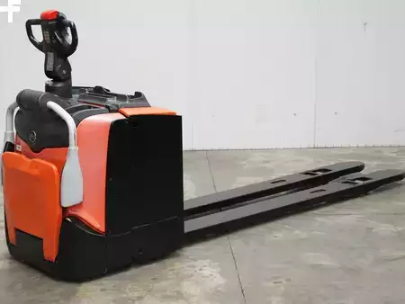 Electric Pallet Trucks 2015  BT LPE250 (3)