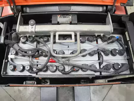 Electric Pallet Trucks 2015  BT LPE250 (5)