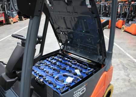 Carrelli elettrici 4 ruote 2024  Toyota 8FBM20T (5)