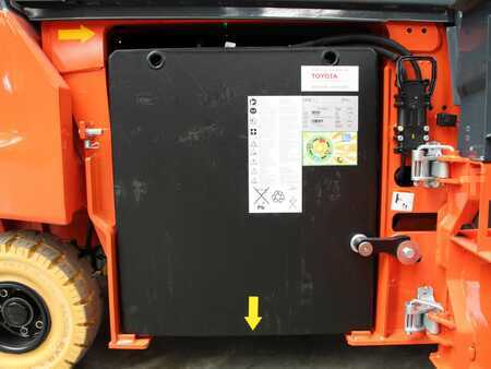 Carrelli elettrici 4 ruote 2024  Toyota 9FBMK30T (5)