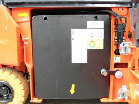 Carrelli elettrici 4 ruote 2024  Toyota 9FBMK30T (5)