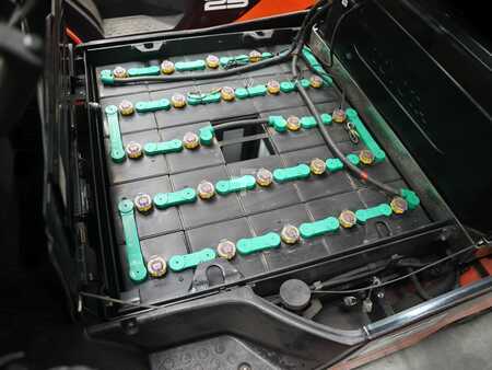 Eléctrico - 4 rodas 2017  Toyota 8FB25 (6)