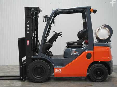 Carretilla elevadora GLP 2023  Toyota 02-8FGF25 (1)