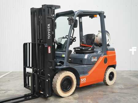 Carretilla elevadora GLP 2023  Toyota 02-8FGF25 (2)