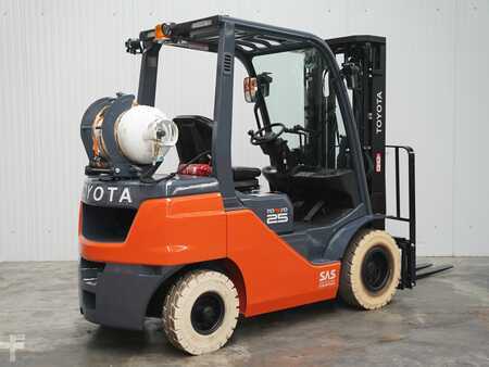 Carretilla elevadora GLP 2023  Toyota 02-8FGF25 (3)