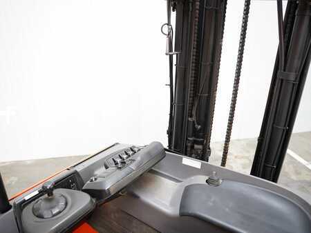 Reachtrucks 2010  BT RRE140M (4)