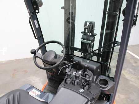 Chariots électriques à 3 roues 2020  Toyota 8FBEK18T (4)