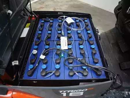 Chariots électriques à 3 roues 2025  Toyota 8FBEK18T (5)