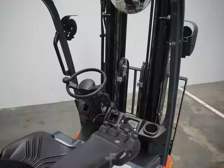 Chariots électriques à 3 roues 2025  Toyota 8FBEK18T (4)