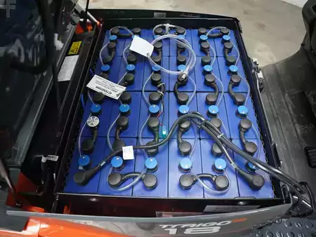 Chariots électriques à 3 roues 2025  Toyota 8FBEK18T (5)