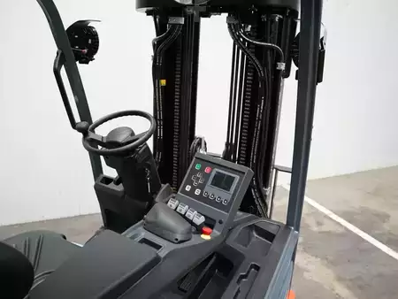 Elektro čtyřkolový VZV 2025  Toyota 9FBMK25T (4)