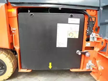 Elektromos 4 kerekű 2025  Toyota 9FBM35T (5)