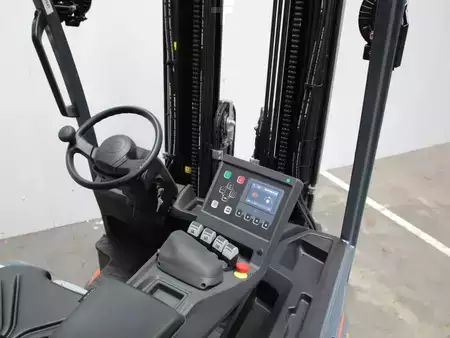 Elektromos 4 kerekű 2025  Toyota 9FBM35T (4)