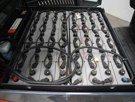 Elektro čtyřkolový VZV 2017  Toyota 8FBMT35 (5)