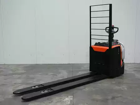 Låglyftare El 2025  Toyota LPE250 (2)