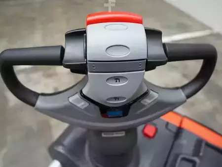 Låglyftare El 2025  Toyota LPE250 (4)