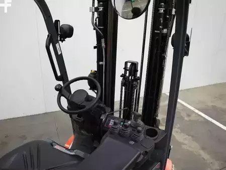 Eléctrico - 3 rodas 2020  Toyota 8FBE20T (4)